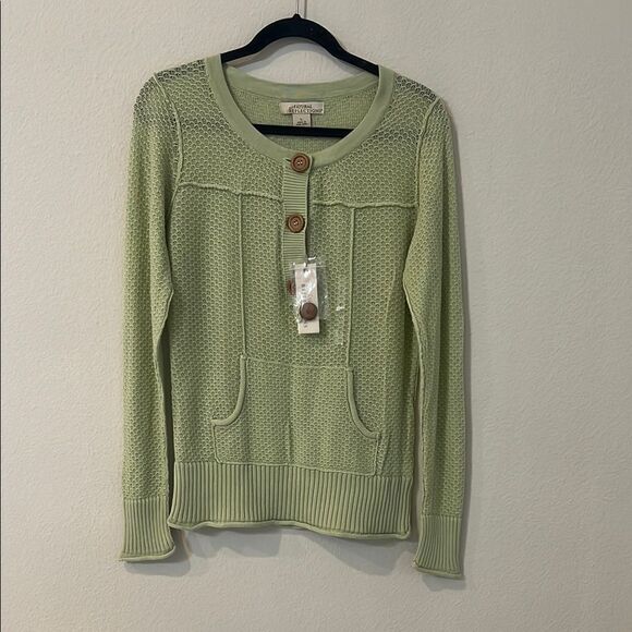 Green Knit Sweater - Picture 1 of 8
